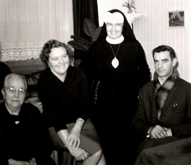 Jana feest 1963 - Oma Jana Lena Harrie.jpg